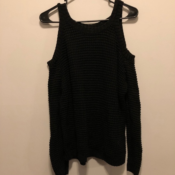 Charlotte Russe Open Shoulder Sweater - Picture 2 of 8